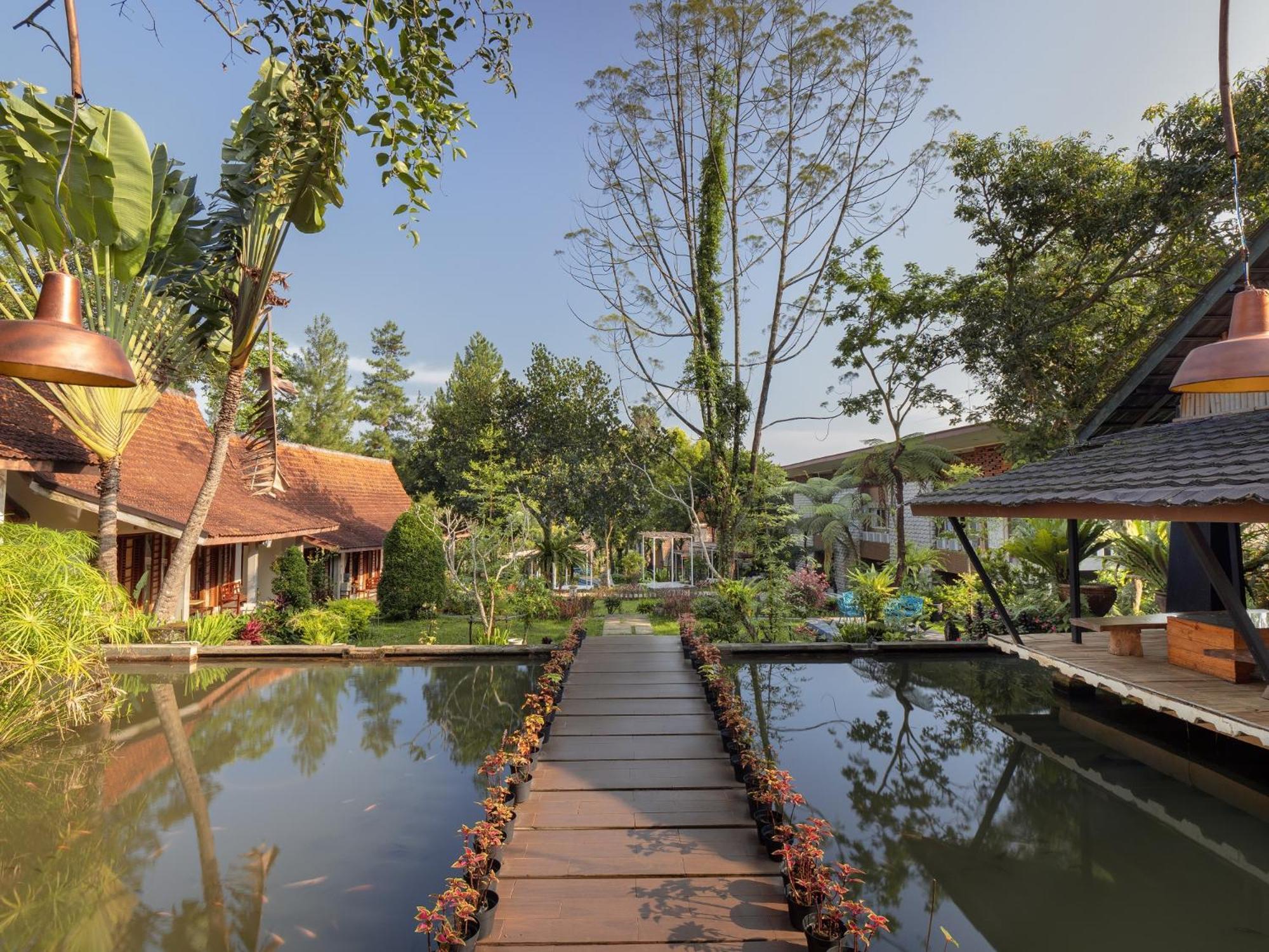 The Village Resort Bogor Exteriér fotografie